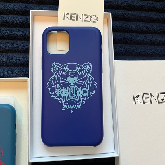 Apple iphone 11 pro case by KENZO - Picture 3 of 6